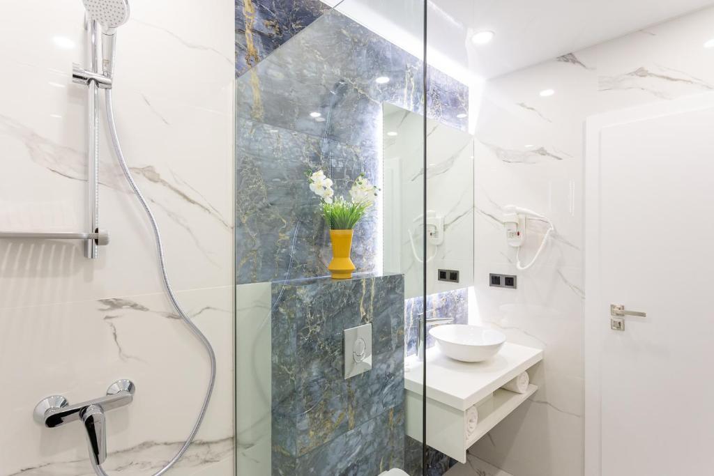 Orden Apart Hotel Tbilisi Exterior photo